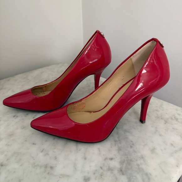 Red Pumps 6.5 - Picture 2 of 5